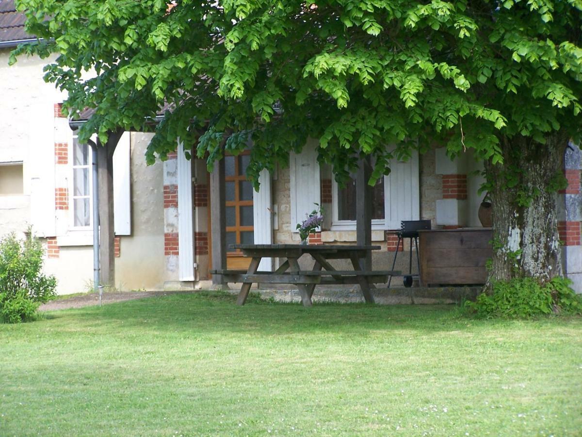 Villa Gite en Forterre Druyes-les-Belles-Fontaines Exterior foto