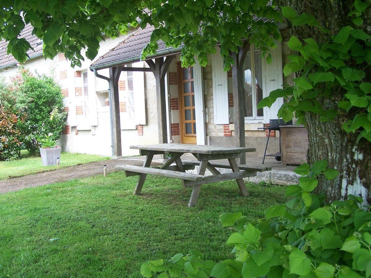 Villa Gite en Forterre Druyes-les-Belles-Fontaines Exterior foto